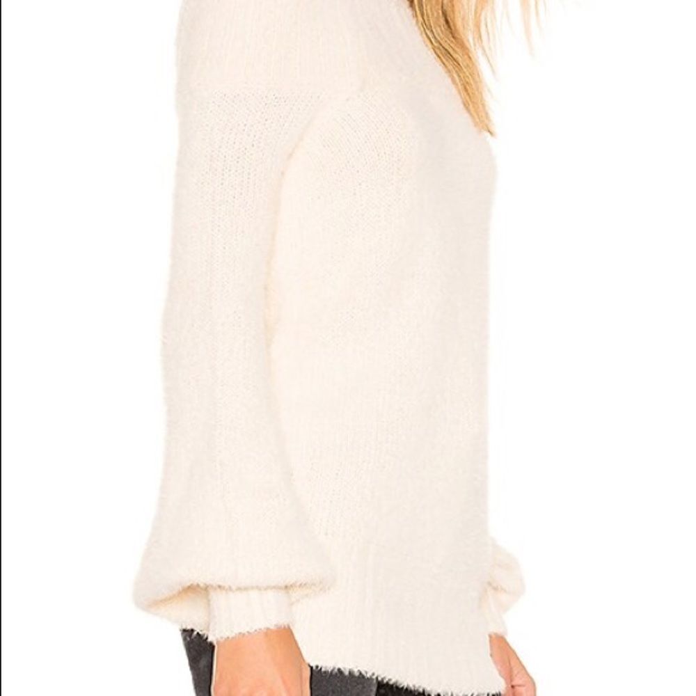 ✨ ELSA SWEATER✨ - Picture 3 of 6